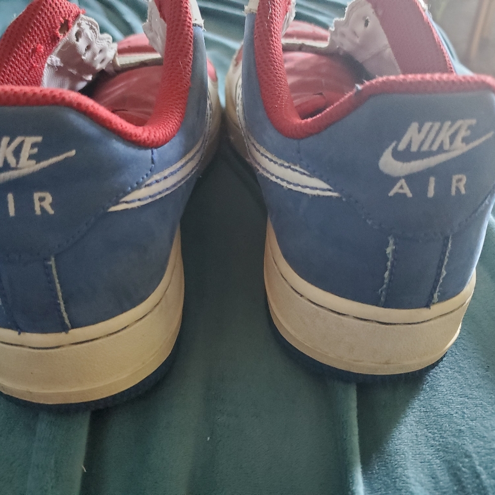 Shoes - Picture 6 of 8